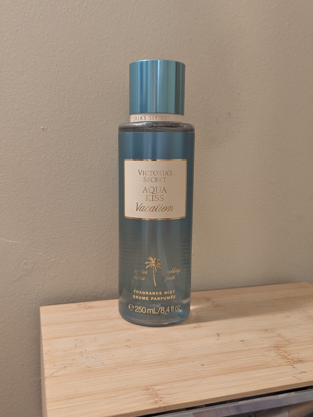 Victoria's Secret Aqua Kiss Vacation Fragrance Mist - Aqua Blue